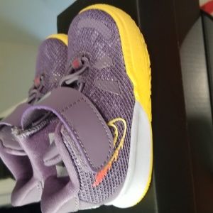 Nike kyrie 7 td daybreak  size 4c